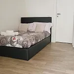 ᗰiki ᕼouտᗴ 2